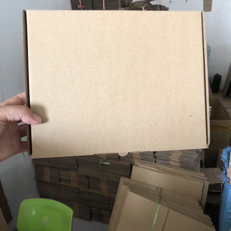 25x20x6 hộp carton nắp gài