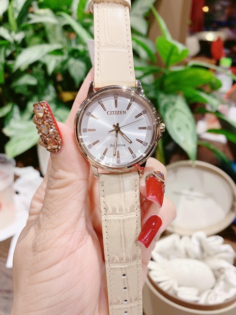 Đồng hồ nữ Citizen FE7033-08A 37mm máy Eco Drive năng lượng mặt trời, màu Rose Gold, dây da, đính đá Swarovski