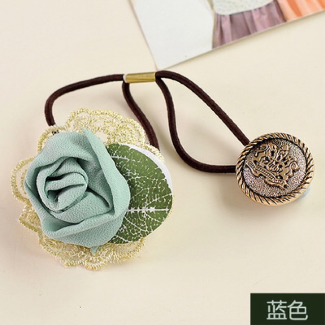 Buộc tóc hoa hồng