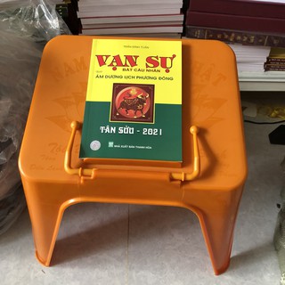 Kệ kinh vạn sự bất cầu nhân