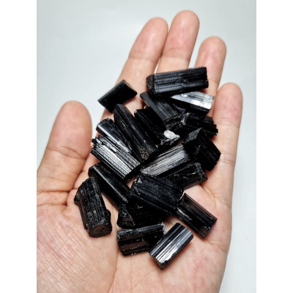 Tinh thể Tourmaline đen thô tự nhiên có hai kích cỡ làm handmade, sưu tầm..