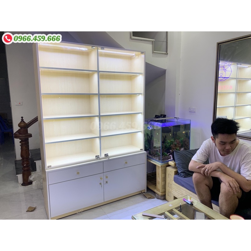 Tủ Trưng Bày Mỹ Phẩm