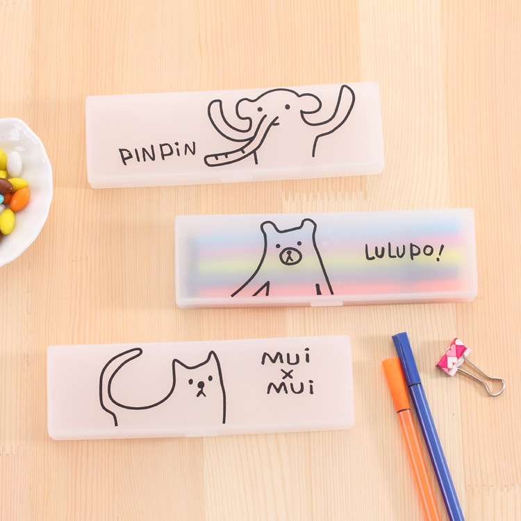 Hộp bút nhựa trong màu trắng hình dễ thương