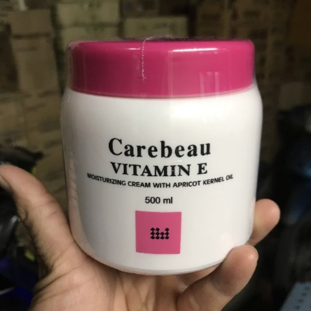 Kem dưỡng da toàn thân Vitamin E Carebeau màu hồng 500ml - Thái Lan