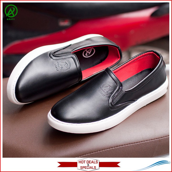 Giày Slip On Nam Aroti Đế Khâu Chắc Chắn Phong Cách Đơn Giản Màu Đen - M498-DEN