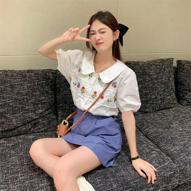 Áo Sơ Mi Trắng Tay Ngắn Cổ Búp Bê Dáng Rộng Thêu Họa Tiết Ngọt Ngào Thời Trang Mùa Hè Mới Cho Nữ