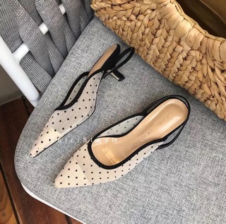 Sandal chấm bi gót nhọn