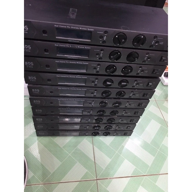 Micro không dây bãi