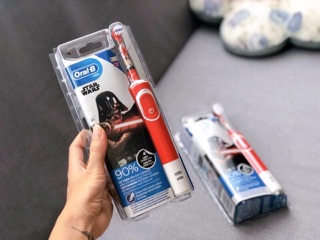 Bàn chải đánh răng điện Oral B cho bé