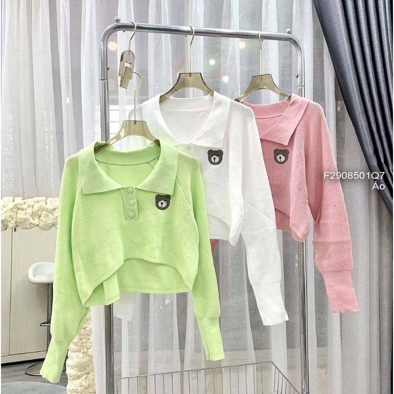 Áo len croptop tay dài thêu gấu 2908