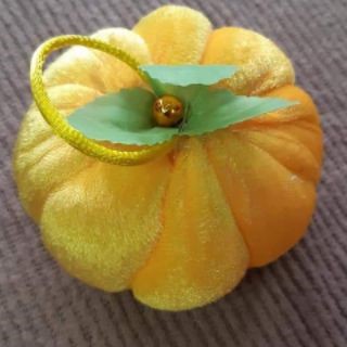 Đệm ghim kim hình trái bí đỏ | Sỉ &amp; Lẻ | Tiệm may Bí Ngô