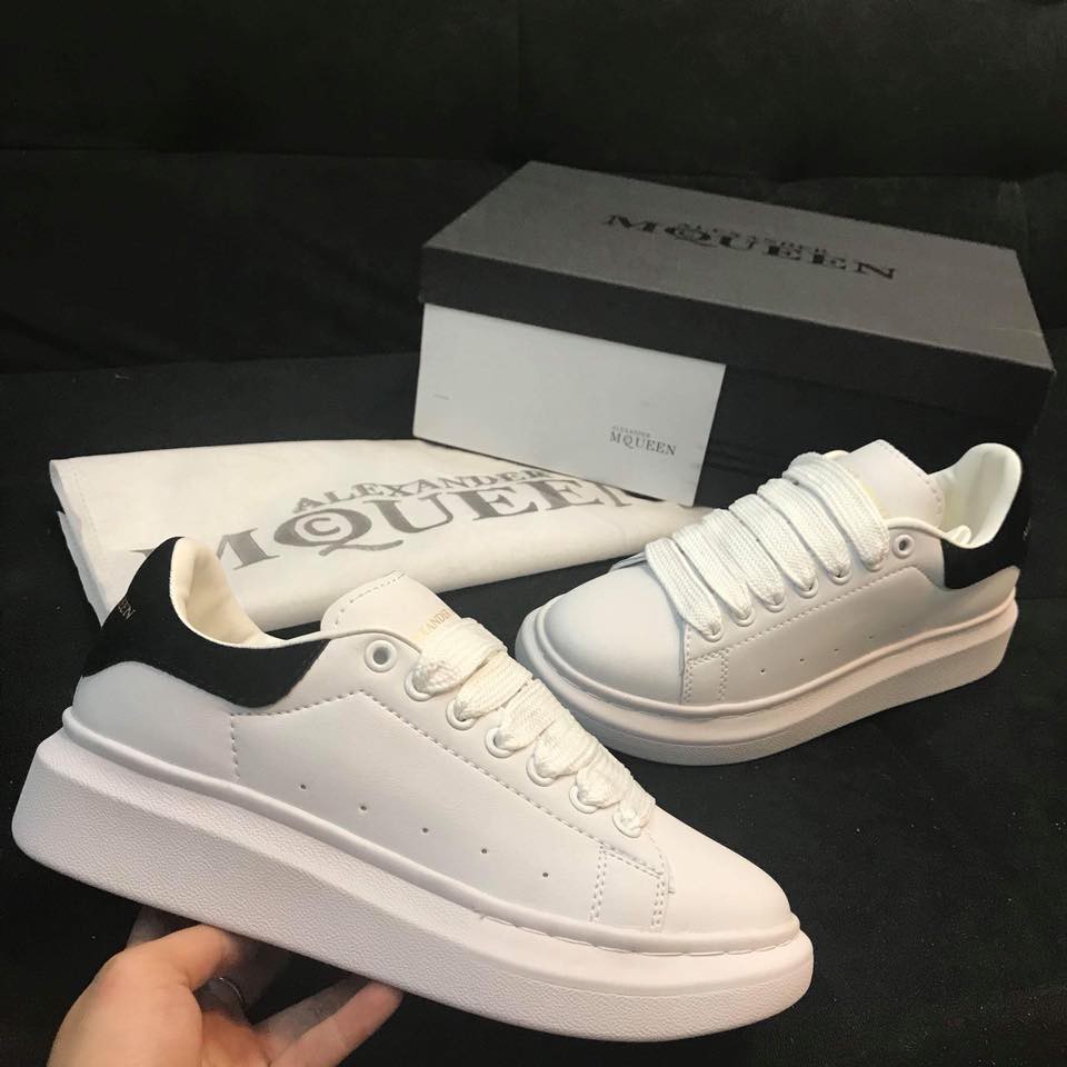 FULL BOX) GIÀY TRẮNG GÓT ĐEN | BigBuy360 - bigbuy360.vn