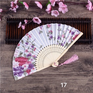 Quạt cổ trang dây tuyến mặt lụa nhung, nan tre