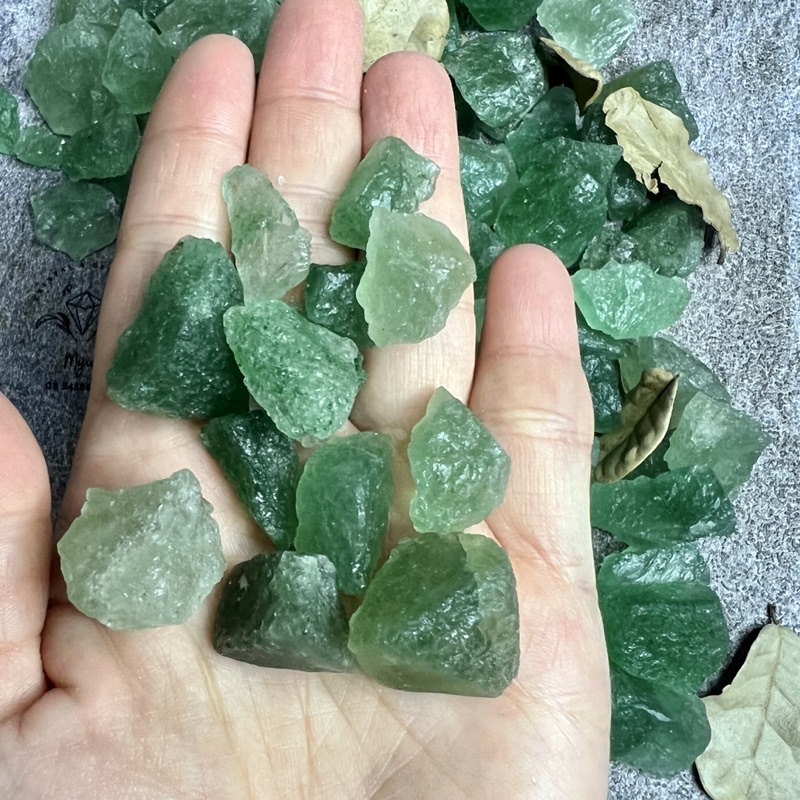 Đá thô Green Strawberry Quartz màu xanh sưu tầm, handmade, reiki, thanh tẩy thiền định