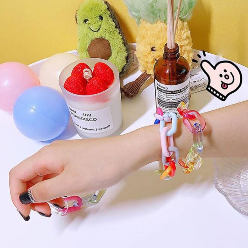 Vòng tay trong suốt kiểu dáng thời trang | BigBuy360 - bigbuy360.vn