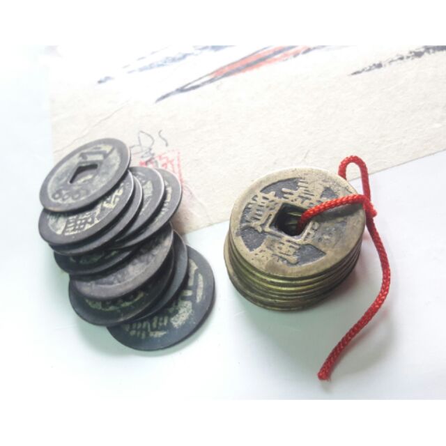 Combo 20 đồng xu (10 vàng, 10 đen)