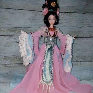 Đồ búp bê cổ trang