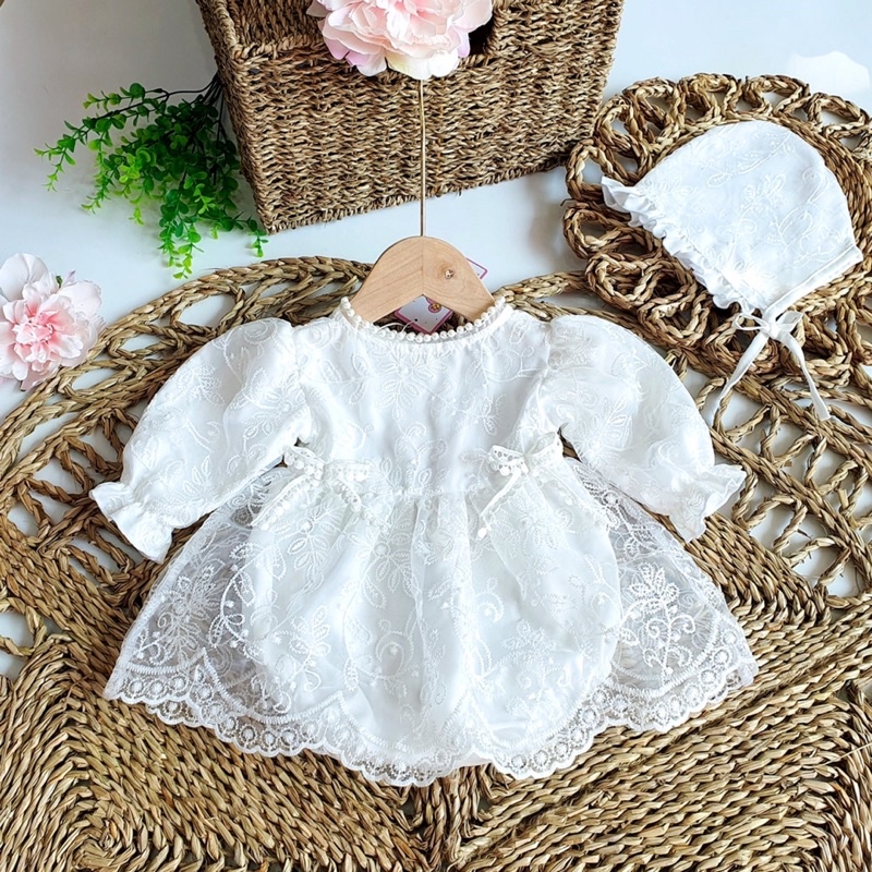 Body váy ren trắng dài tay kèm mũ 3-12 kg