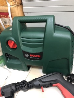 Máy rửa xe Bosch Easy 110-120