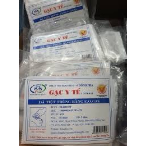 Gạc y tế 5cm x 6cm x 8 lớp hoặc 8cm x 9cm x8 lớp