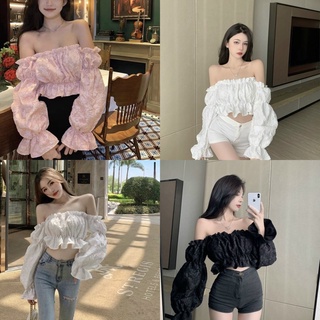 Áo trễ vai hoa gấm bánh bèo Croptop hở vai tay bồng bèo nhún, Áo hở vai đi biển tay dài gấm xốp Kem.Studio