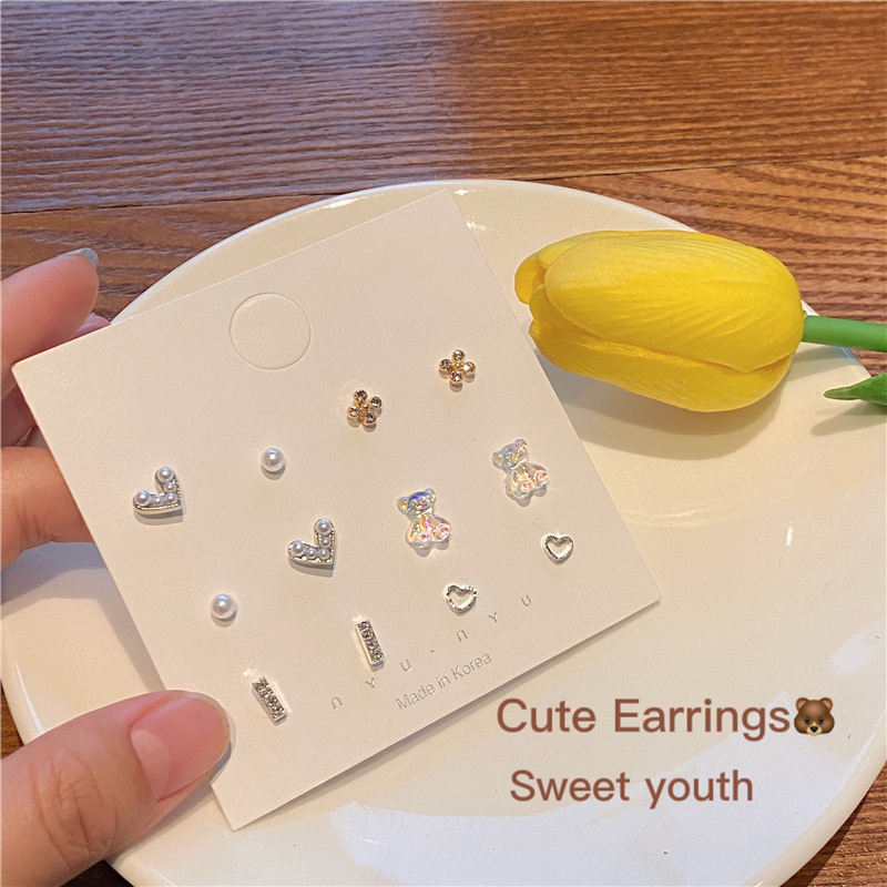 Set 6 Đôi Khuyên Tai Hình Trái Tim / Gấu Dễ Thương Cho Nữ
