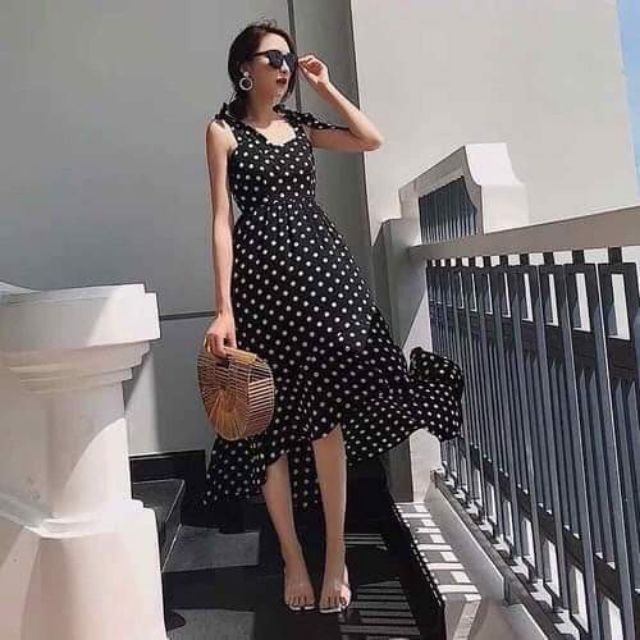 váy 2 dây chấm bi
