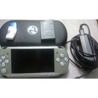 PSP 3000 ( hack vĩnh viễn,  game full thẻ 32g)