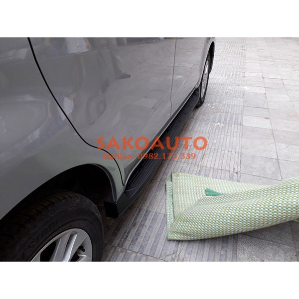 Bậc bệ lên xuống Innova 2018 2019