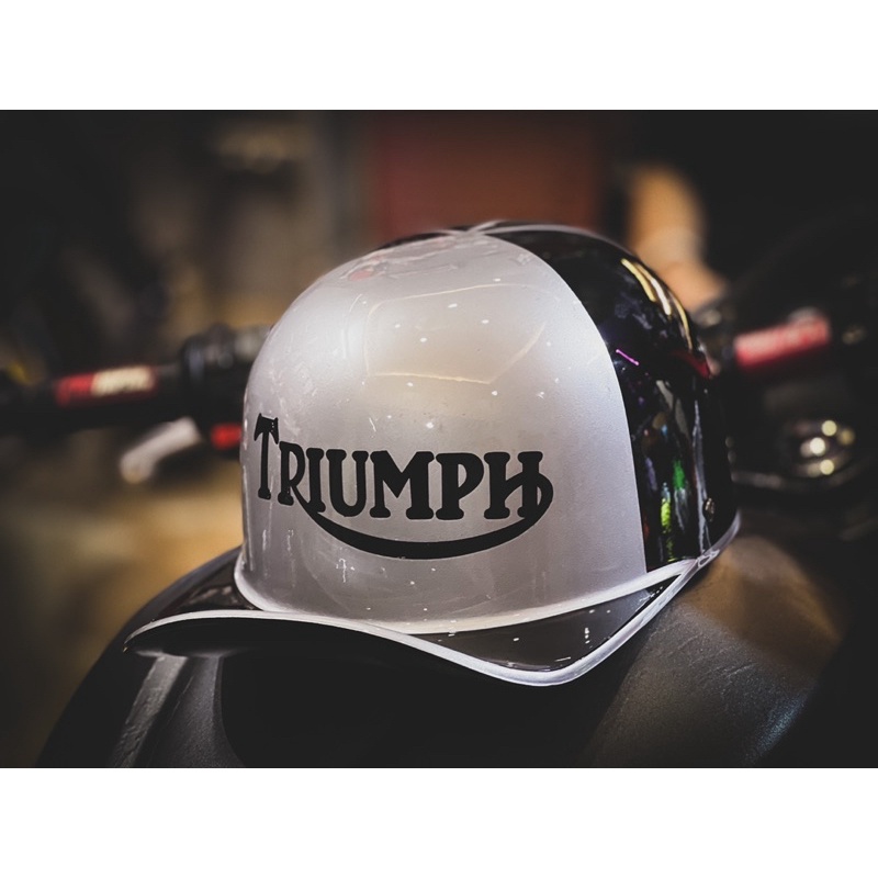 Mũ bảo hiểm Snapback - hoạ tiết Triumph