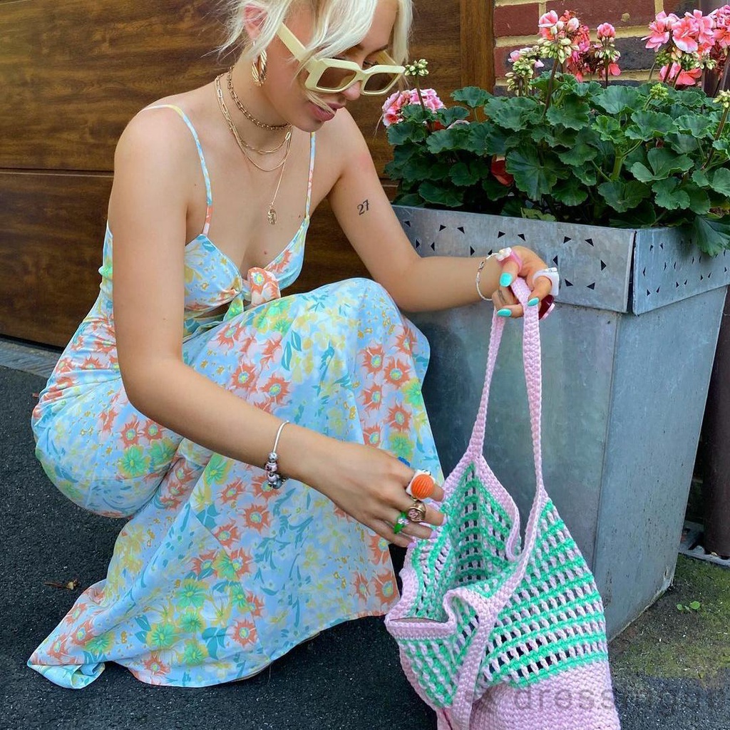 Đầm không tay cổ chữ V khoét sâu 2 dây cỡ S/M/L/XL