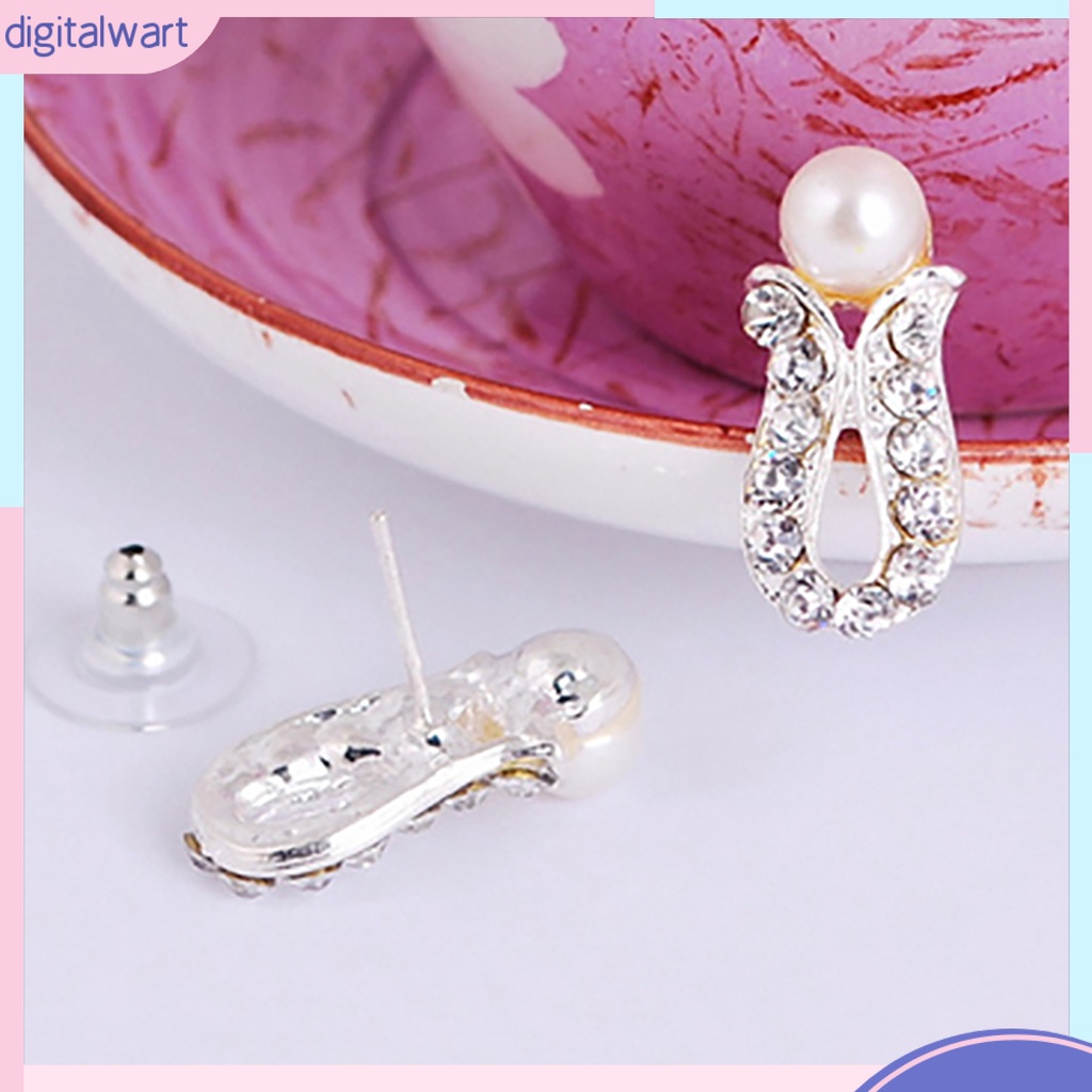 Bộ dây chuyền và khuyên tai đính ngọc trai giả sang trọng