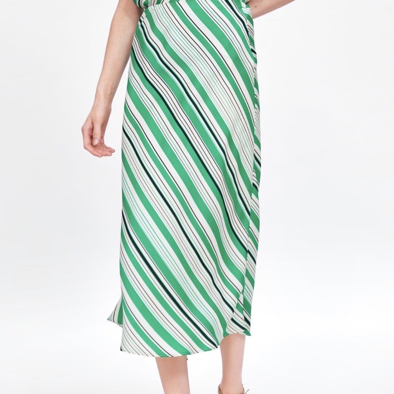 Chân váy satin ZARA size S