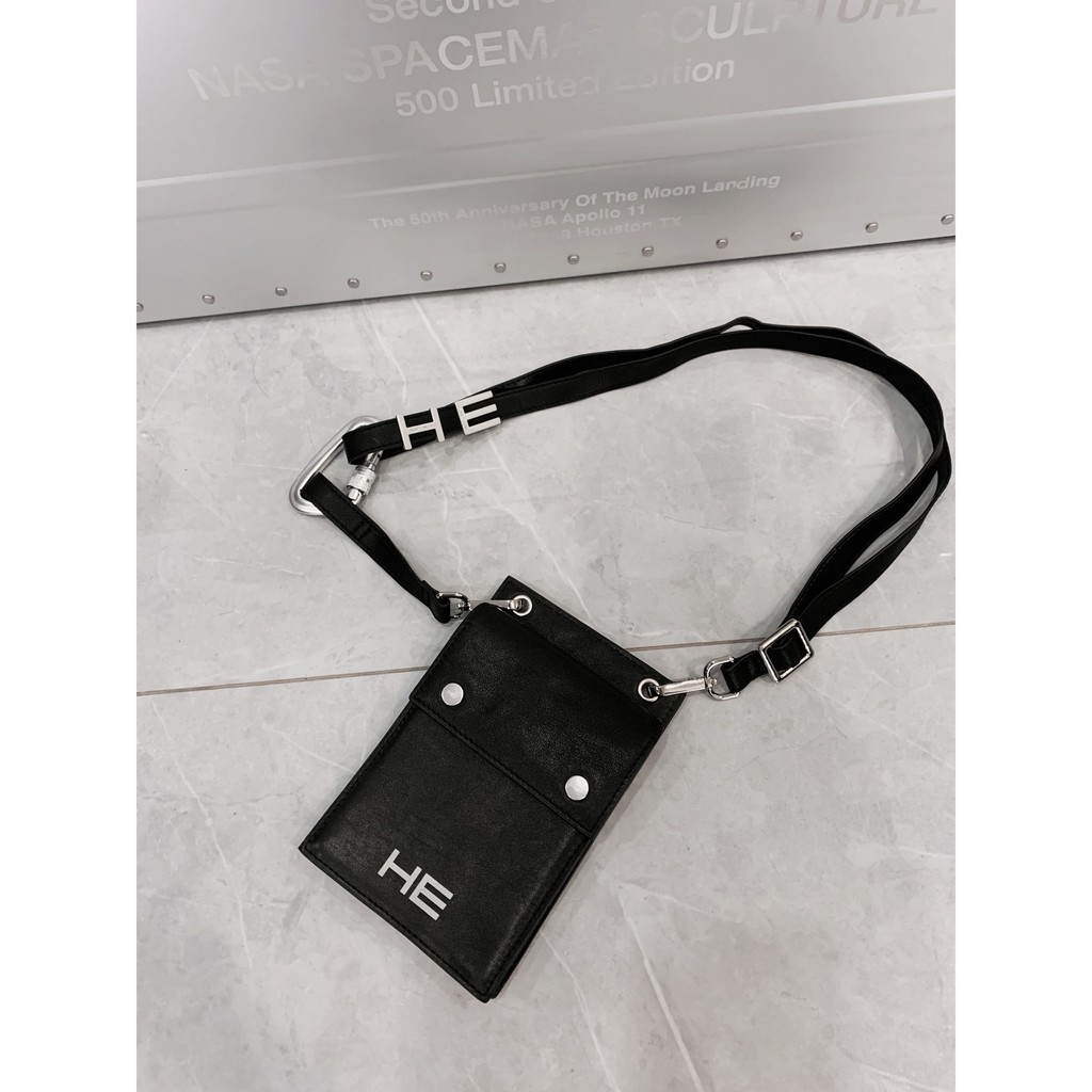 Túi đeo chéo Heliot Emil logo phone sling bag ss20