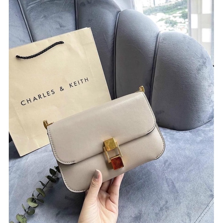 TNS-Túi đeo vai cao cấp khoá đính đá sang chảnh C•and•K stone embellished shoulder bag-màu kem nâu cực kỳ tây