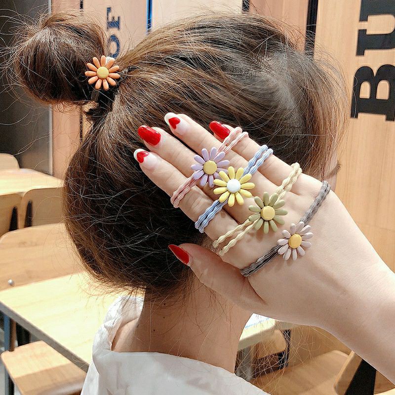 Chun buộc tóc hoa cúc (màu ngẫu nhiên) 1k