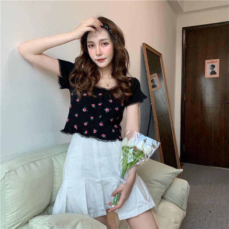 áo croptop mùa hè phiên bản 2021 ngắn tay hoa nhí đóng cúc hoàn hảo