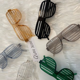 Kính dự tiệc nhựa dài 8cm cho búp bê bông kích thước 20cm (có thể dùng cho chó mèo)