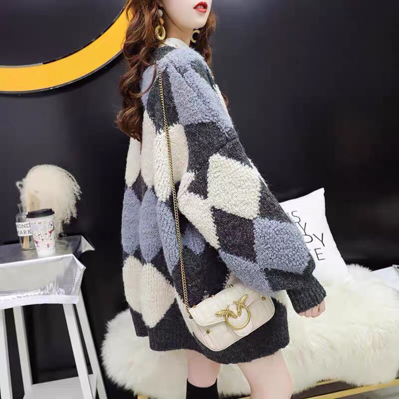 Áo khoác cardigan len xù hoạ tiết quả trám