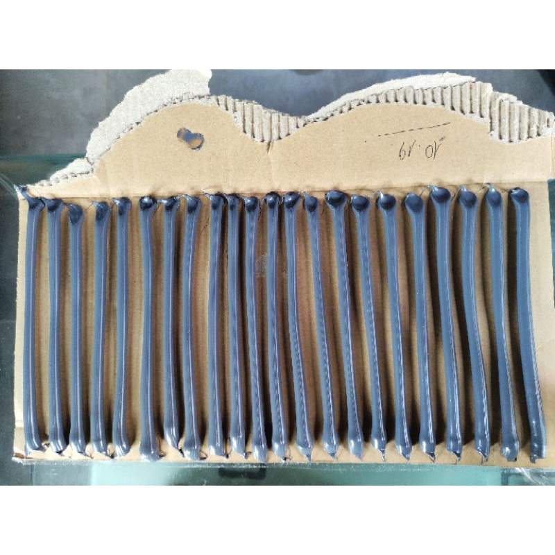 Keo silicone thi công nhôm kính