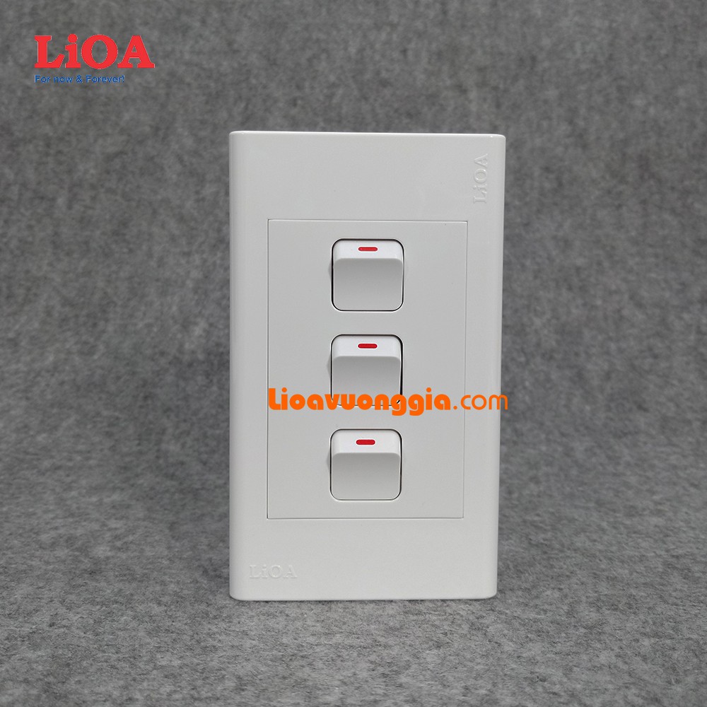 Combo 3 công tắc điện 1 chiều + mặt lỗ vuông LiOA - Lắp nổi