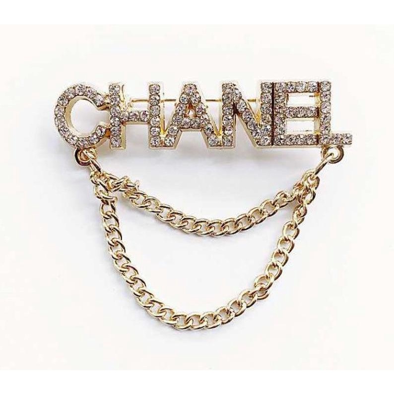 Cài áo thương hiệu Chanel thả dây xích 02 màu vàng và bạc CA10 TOBI STORE