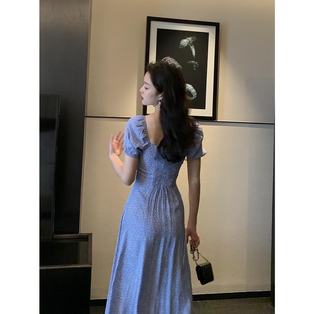 Đầm hoa dáng dài xẻ tà chiết eo màu xanh dương phong cách Pháp thời trang nữ mùa hè 2021