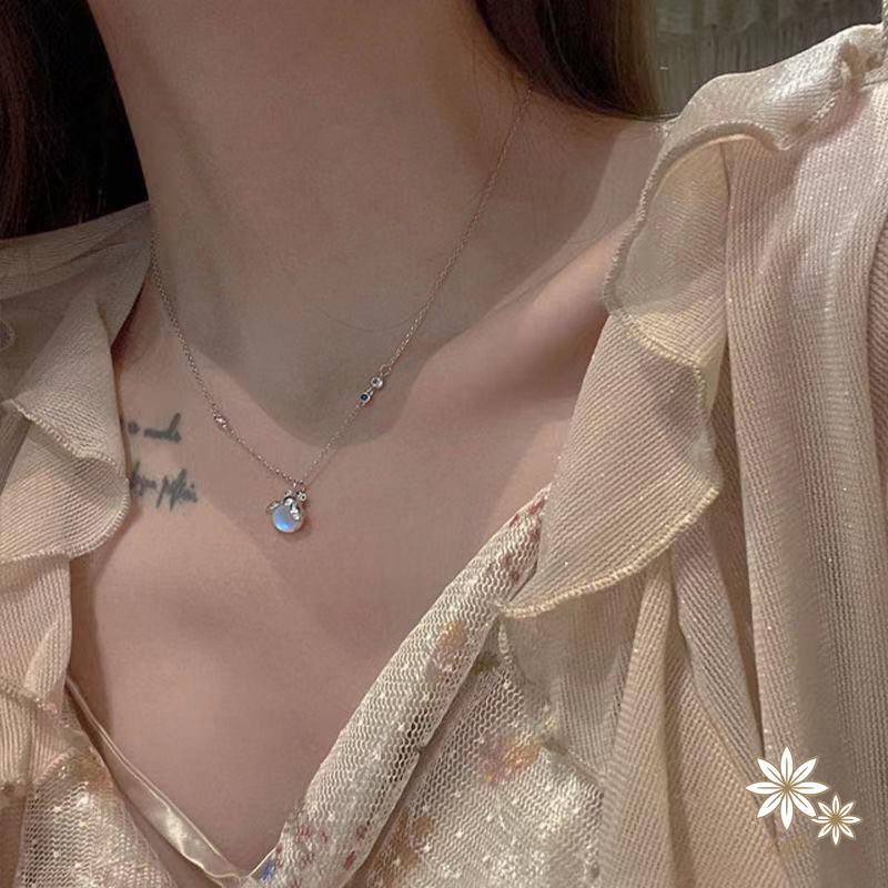 Vòng cổ Mặt Hình Bướm Đính Đá Mặt Trăng Thời Trang Cho Nữ