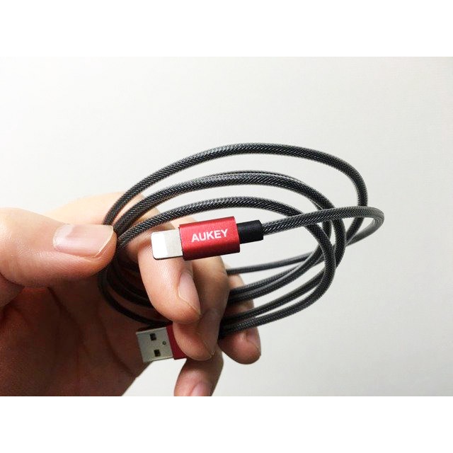 [Chính Hãng Aukey BH 12T] Cáp USB Ligh.ning M.F.i CB-D24 Dây Lưới Carbon Dài 1m Chống Gãy Đầu Hợp Kim Nhôm
