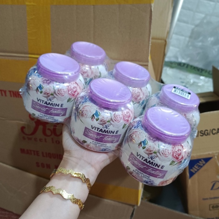 lotion dưỡng thể hương nước hoa vitamin E Teaya thái lan