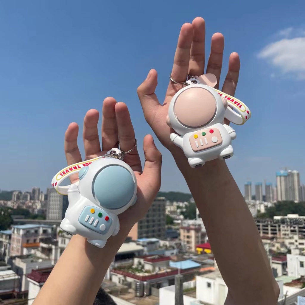Quạt usb mini Cầm Tay Hình Phi Hành Gia Hoạt Hình Có Dây Đeo Tiện Dụng