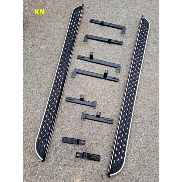 Bậc lên xuống xe ô tô Toyota Veloz