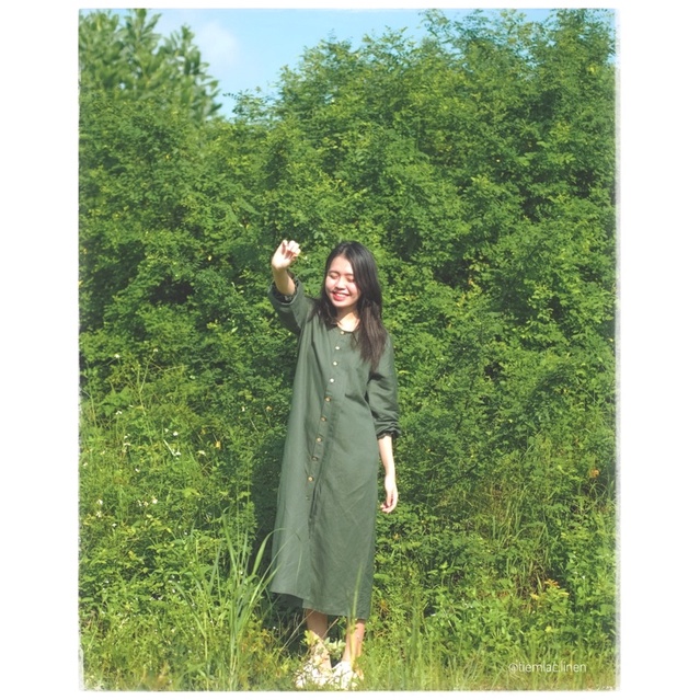 Váy xanh - vải Linen Premium hàng cúc gỗ