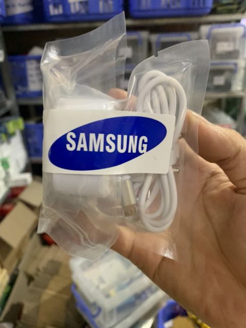 Bộ sạc liền Samsung 2 cổng có thể sạc 2 thiết bị cùng lúc ( có đèn báo )